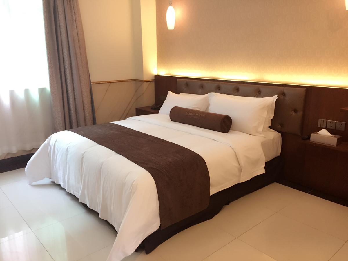 James Joyce Coffetel Hotel Guangzhou Shi Jing City Square Branch Exteriör bild